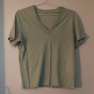 Everlane Hemp Vneck Tshirt